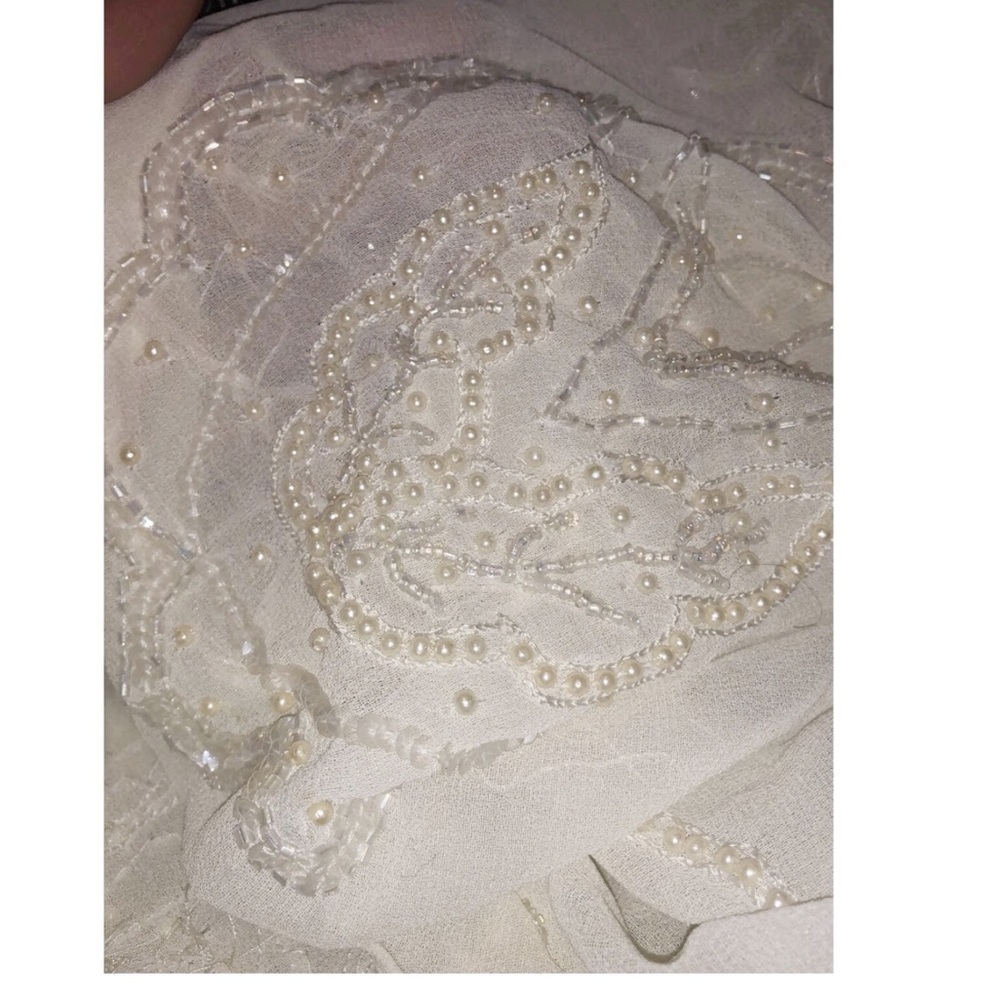 White sheer shawl new NWT - Picture 8 of 9